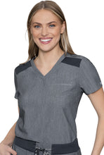 Load image into Gallery viewer, 7448 V-neck Tuck in
